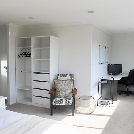 5-Min Walk To Village - Havelock North Holiday Home With Spa Pool Buitenkant foto
